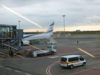 1.Tag, 24.10.2013: Flughafen Berlin-Schönefeld (unsere EL AL-Maschine nach Tel Aviv)