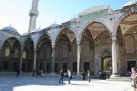 Innenhof der Blauen Moschee in Istanbul