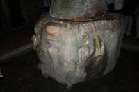 verbauter Medusen-Kopf in der unterirdischen Zisterne von Istanbul