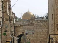 9.Tag, 01.11.2013: Spaziergang durch das Arabische Viertel der Altstadt mit Blick auf die Kuppel des Felsendoms