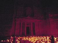 Petra bei Nacht