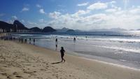Rio de Janeiro - Blick entlang der Copacabana zum Zuckerhut
