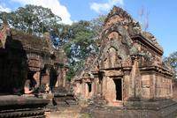 Besichtigung im Frauentempel Banteay Srei