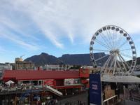Waterfront mit Tafelberg   