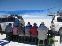 IMG_4143 Picknick direkt auf dem Salar de Uyuni