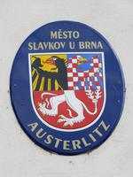 Ortsschild am Rathaus von Austerlitz