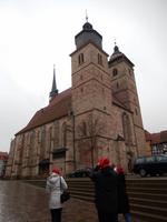 vorbei an der Kirche