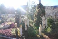 Weihnachtliche geschmückte Kurpromenade