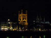 Blick vom Rhein auf Köln