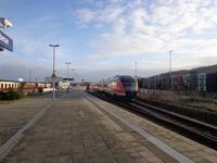 Auch moderne Züge steuern den Bahnhof an