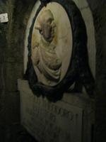 Gedenkplakette in der Unterwelt