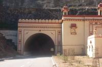 So schön sehen Autobahntunnel in Indien aus