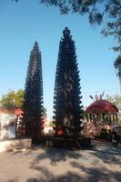 Ujjain, Steinlampen-Opfertürme im Harsiddhi-Mandir-Tempel