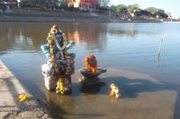 Shiva-Idol im Fluss Kshipra