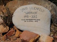 Küstenstraße zwischen Strand und Hermanus (R44) - Gedenkstein für ein Hai-Todesopfer