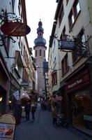 112 Cochem an der Mosel, Bernstraße mit Stadtkirche