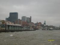 Blick zu den Landungsbrücken