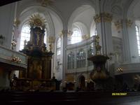in der Kirche 