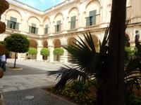 Durch den Neptun-Innenhof verließen wir den Großmeisterpalast.