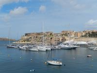 Schiffe an der Birgu Waterfront. Birgu ist übrigens der jetztige Name von Vittoriosa.