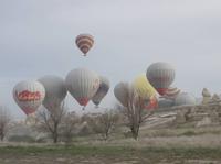 man steigt gen Himmel