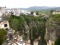 Ronda - Blick von der Puente Nuevo in die Schlucht