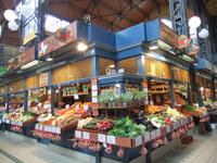 In der Markthalle von Budapest