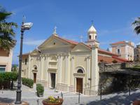 Kirche am Meer in Santa Maria di Castellabate