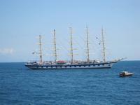 Luxusliner vor Amalfi