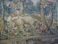 ... auch grausige Motive aus dem Tierreich wurden zu Gobelins geknüpft ...