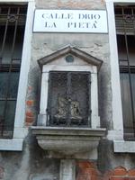 Schrein an der Pietá