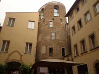 Wohnturm auf der Piazza S. Elisabetta in Florenz
