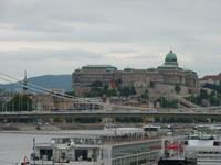 Burgpalast mit Donauufer