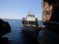 Boot an der Neptungrotte