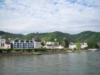 Am schönen Rheinufer