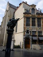 Brueghels Blinden als Brunnen in Brüssel