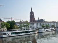 Blick zur Altstadt mit Kaiserdom