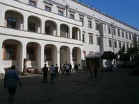 Im Innenhof des Schlosses