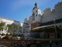 Innenhof mit Uhrturm