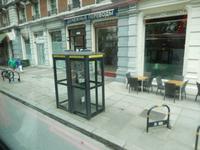 Kyrillische Schrift, untypische Telefonzellen... und doch... London