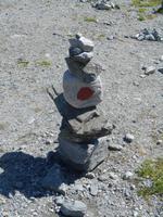 typische Stein-Denkmäler ...