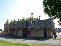 Markthalle in Altenrhein von F. Hundertwasser