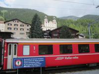 Fahrt mit dem Glacier-Express von Filisur nach Zermatt, Stopp in Disentis