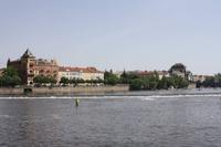 Altstadt und Neustadt von der Moldau aus