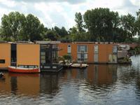 Mit dem Schiff nach Aalsmeer - Hausboote kurz vor Aalsmeer