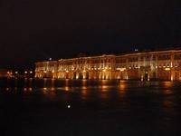 Winterpalast bei Nacht