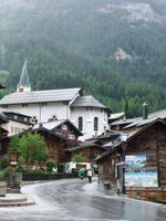 Blick zur Kirche von Leukerbad