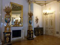 Zimmer im Jusupow-Palast mit 5 Türen