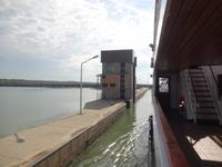 MS Rossini in der Schleuse