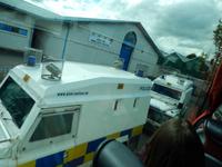 Polizeiwagen sind hier besonders gepanzert - in Belfast